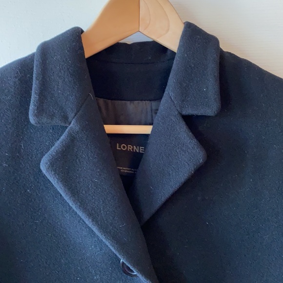 Black Lorne coat - Picture 2 of 8